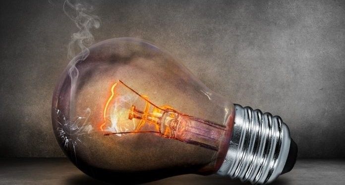 Las tarifas de luz aumentarán 2,5% y las de gas 2,7% en noviembre