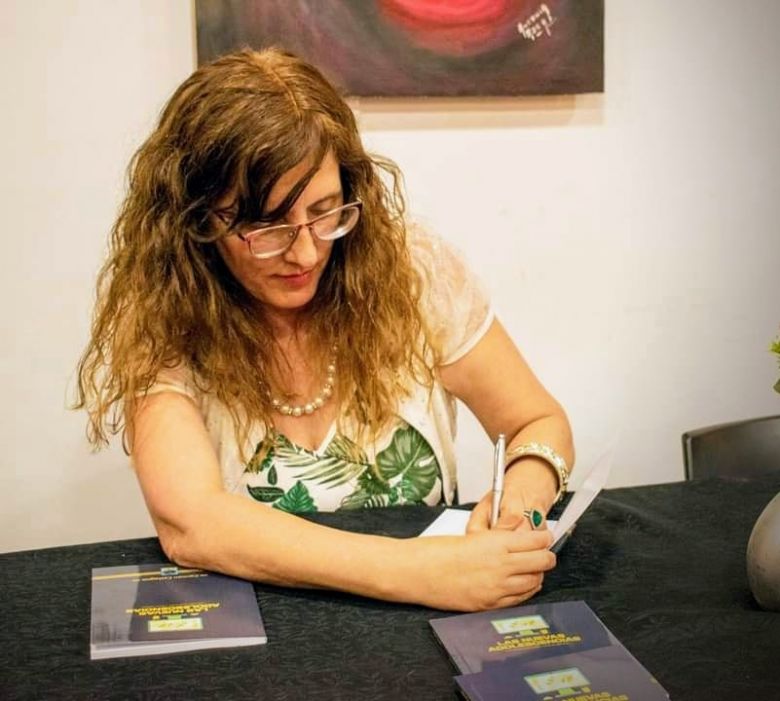 Carmen Castagno presenta “Las Nuevas Adolescencias” en la Feria Literaria