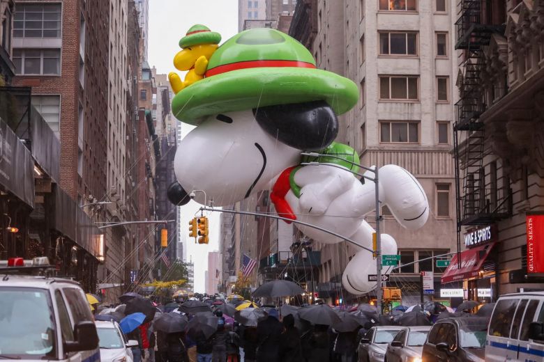 La lluvia protagonizó el tradicional desfile de Acción de Gracias de Nueva York