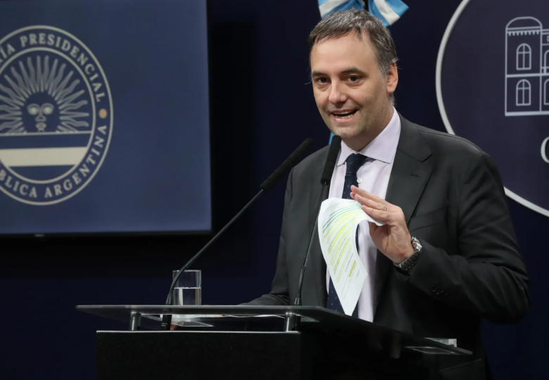 Más recortes: El Gobierno despidió a 2.400 empleados del Ministerio de Justicia