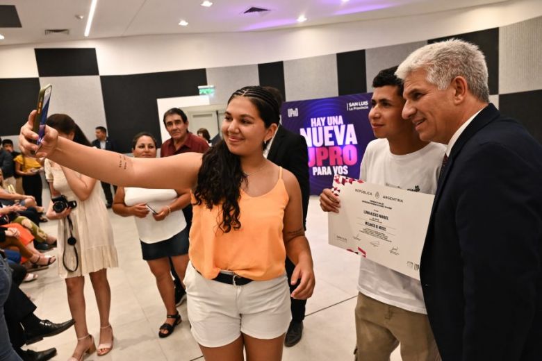 Sueño cumplido: Más de 100 profesionales formados en la UPrO recibieron sus títulos