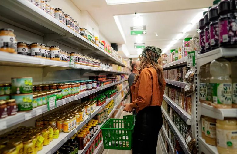 El consumo sigue con números en rojo, aunque crezca la economía