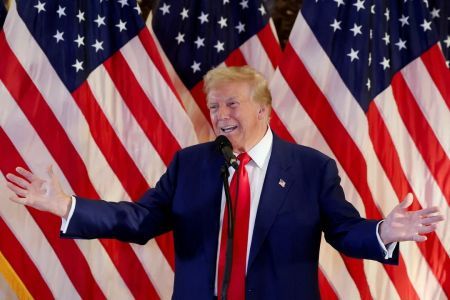 Un juez federal bloqueó la orden de Trump que pone fin a la ciudadanía por nacimiento
