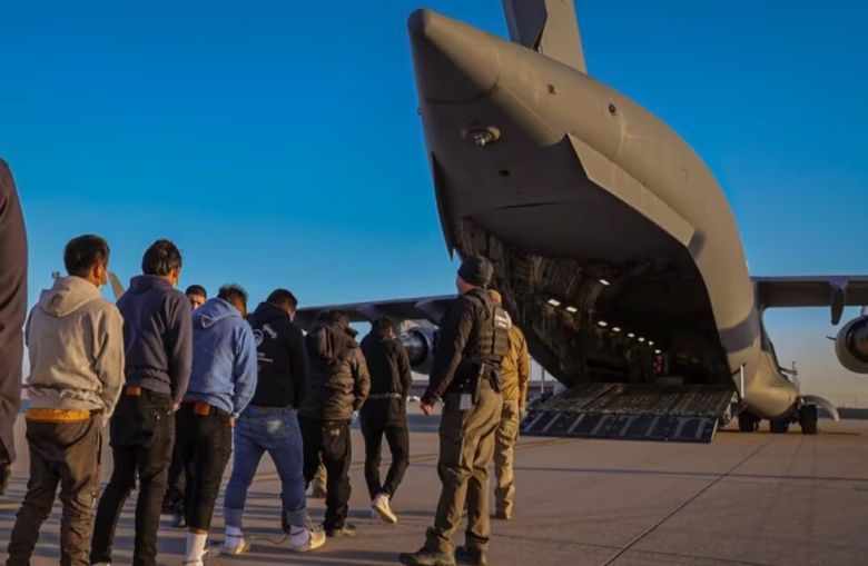 El Servicio de Inmigración de Estados Unidos anunció el arresto de cuatro miembros del Tren de Aragua y más de 500 indocumentados