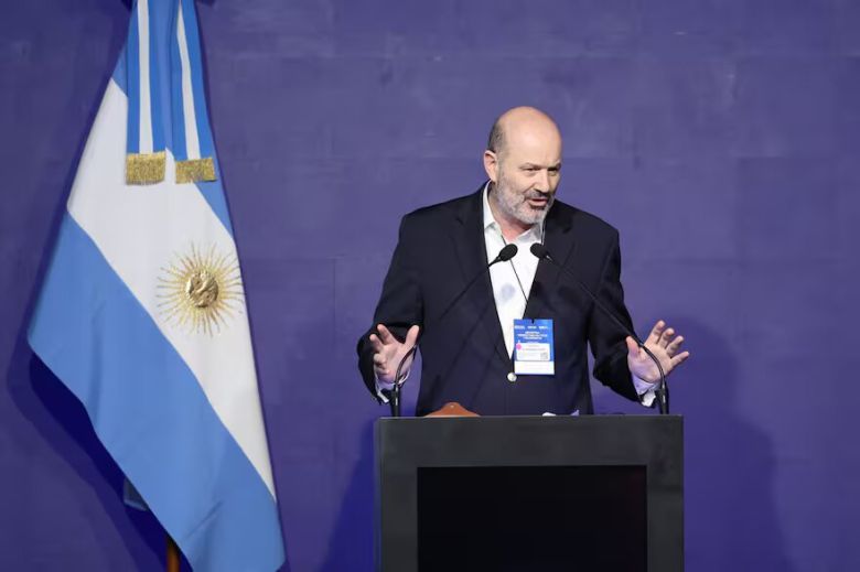 Sturzenegger anunció la desregulación de otra actividad