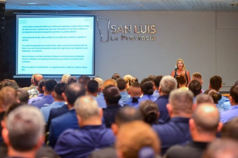 Agentes de la Policía y Penitenciaría tendrán prioridad para la Licenciatura en Seguridad Pública