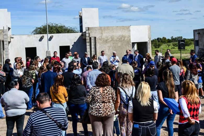 El Gobernador anunció que 25 familias de Santa Rosa recibirán sus casas el 10 de diciembre