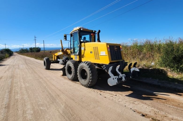 Avanza el operativo a gran escala para reparar rutas provinciales no pavimentadas