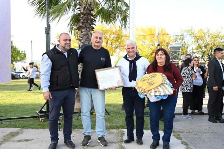 Van a jerarquizar la Plaza Italia para los emprendedores