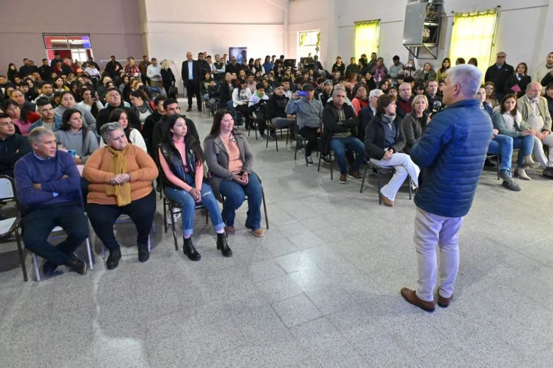 Poggi: “Le daremos un corte definitivo al problema del agua potable en Beazley”