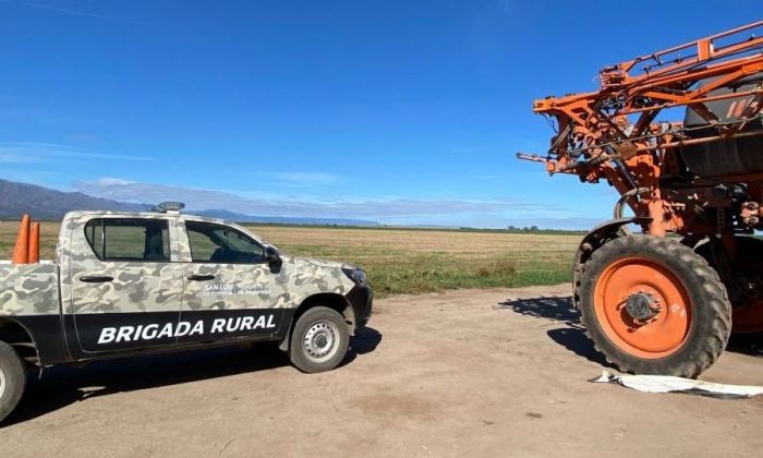 Intimaron a dos establecimientos por fumigar con avionetas en zonas urbanas