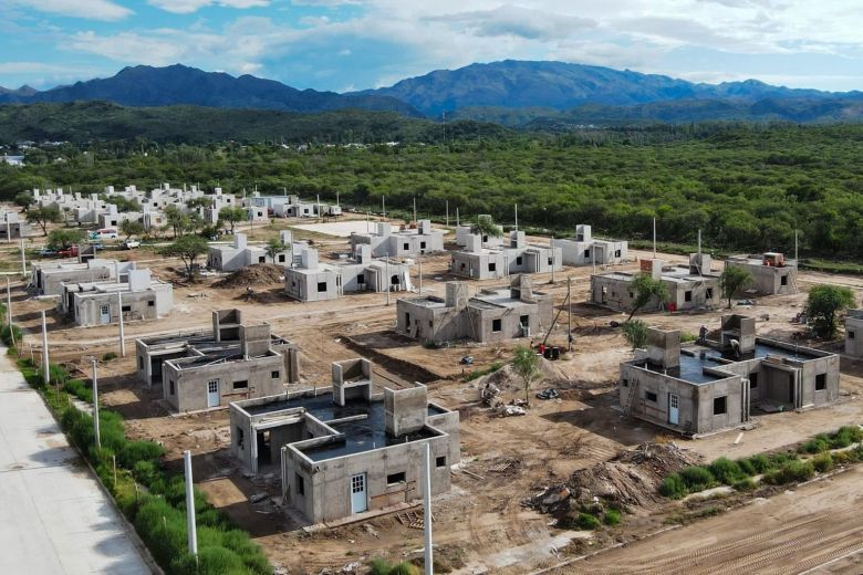 El Gobierno avanza en la construcción de viviendas en toda la provincia