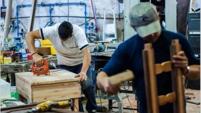 Motosierra de pymes: el cierre de empresas en aumento