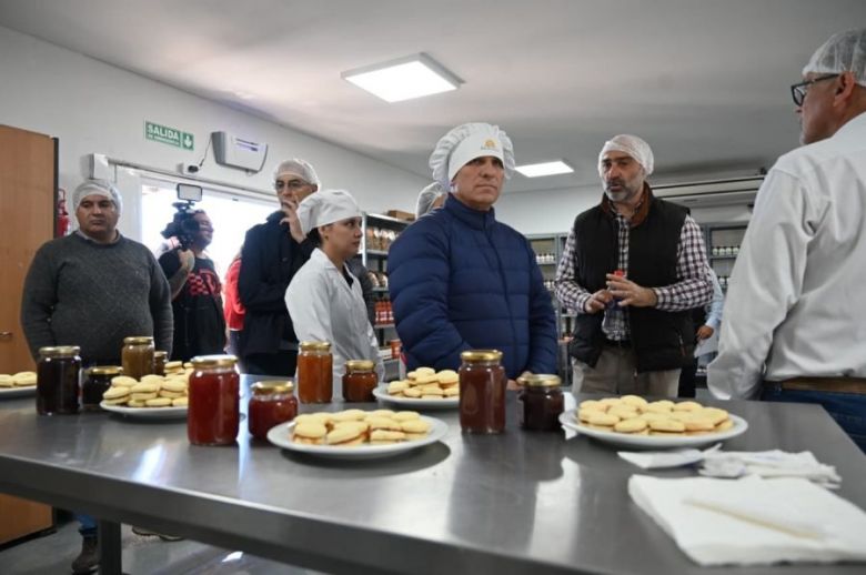 El Gobernador inauguró una bodega, una fábrica de aceite y nuevos espacios productivos en Sol Puntano