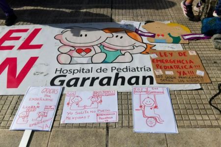 Trabajadores del Hospital Garrahan y docentes universitarios se movilizan juntos al Congreso el jueves