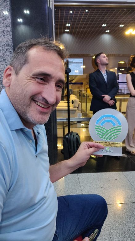 Germán Tinari obtuvo el premio a "Mejor Periodista Radial de Alcance Regional" en los premios CAPA