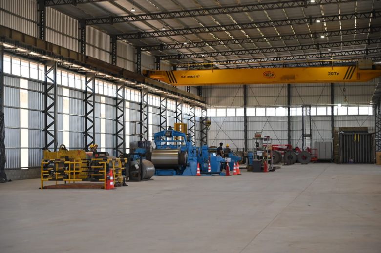 Poggi recorrió los avances de la nueva planta que la firma Servet SA construye en Donovan