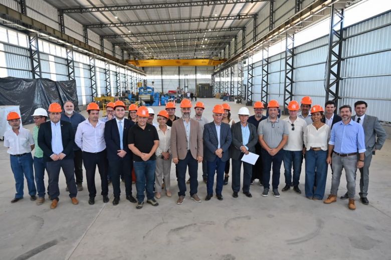 Poggi recorrió los avances de la nueva planta que la firma Servet SA construye en Donovan
