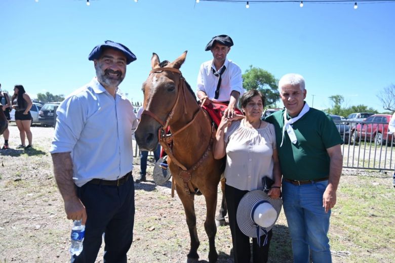 El Gobernador participó de la 32° edición de la Fiesta del Granito, un homenaje a la cultura local