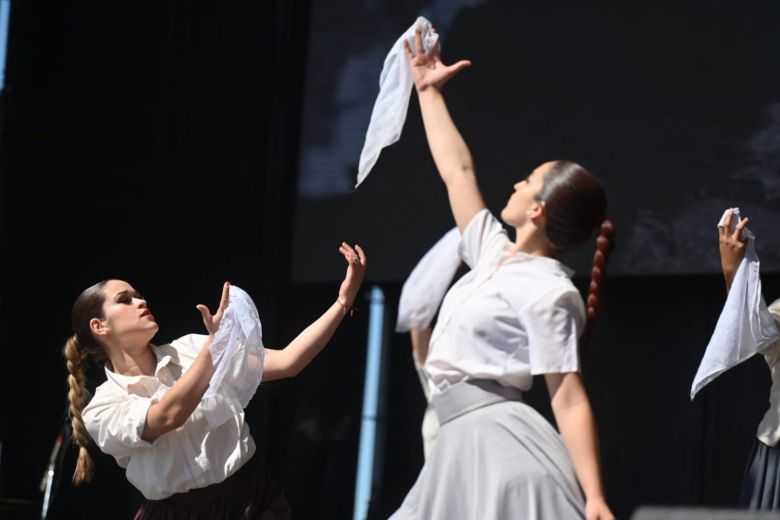 El Gobernador participó de la 32° edición de la Fiesta del Granito, un homenaje a la cultura local