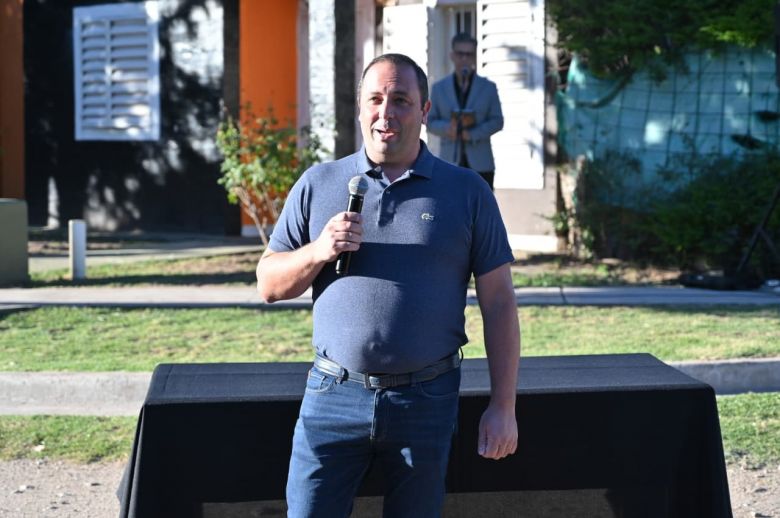 Comenz&oacute; la obra de provisi&oacute;n de gas natural en dos barrios en Juana Koslay