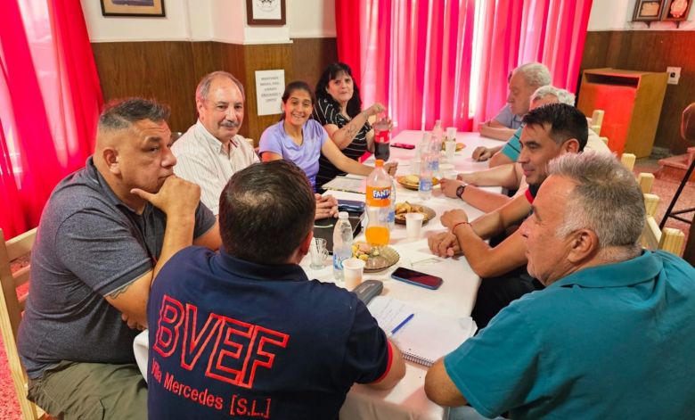Autoridades de Seguridad visitaron a los Bomberos Voluntarios de Villa Mercedes y Justo Daract