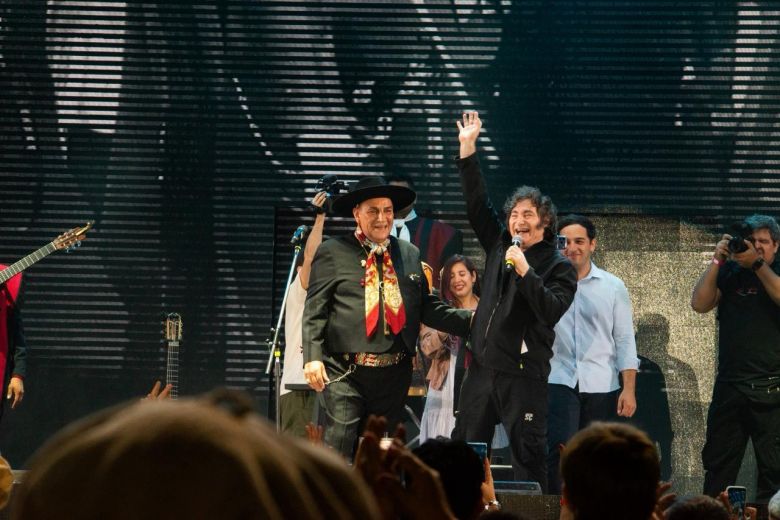 Festival nacional de doma y folklore de Jes&uacute;s Mar&iacute;a entre suspensiones por el clima, noches multitudinarias