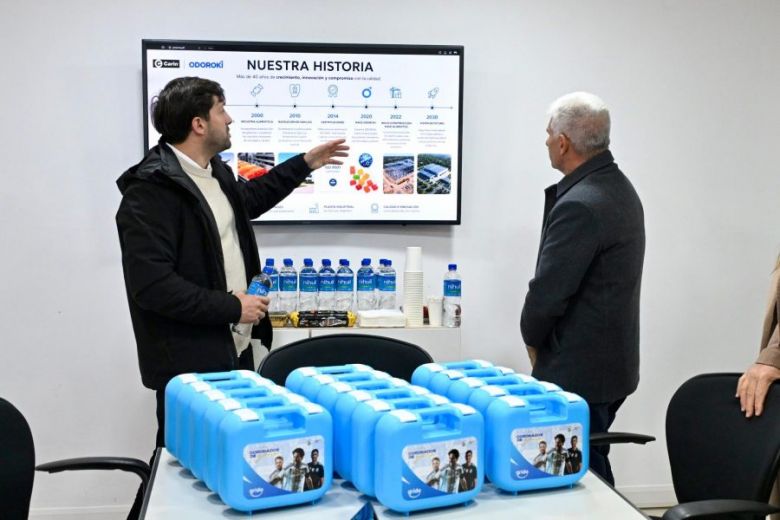El Gobernador visit&oacute; la planta de Carin Puntana para conocer sus nuevos proyectos