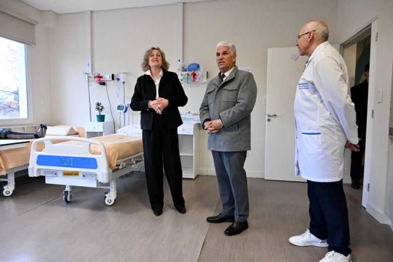 El Gobernador acompa&ntilde;&oacute; la presentaci&oacute;n del sistema de energ&iacute;a solar de la firma &Iacute;ntegra Servicios M&eacute;dicos