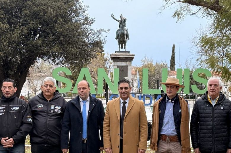 Con el izamiento de bandera, la ciudad de San Luis comenz&oacute; los festejos por su 432&deg; aniversario