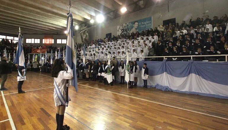 ¡Sí, prometo! Más de 700 alumnos y alumnas sellaron su amor a la Bandera