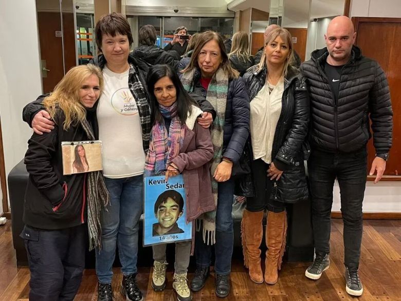 La madre de Cecilia Strzyzowski llegó a Buenos Aires para encabezar una marcha y se reunió con la mamá de Ángeles Rawson