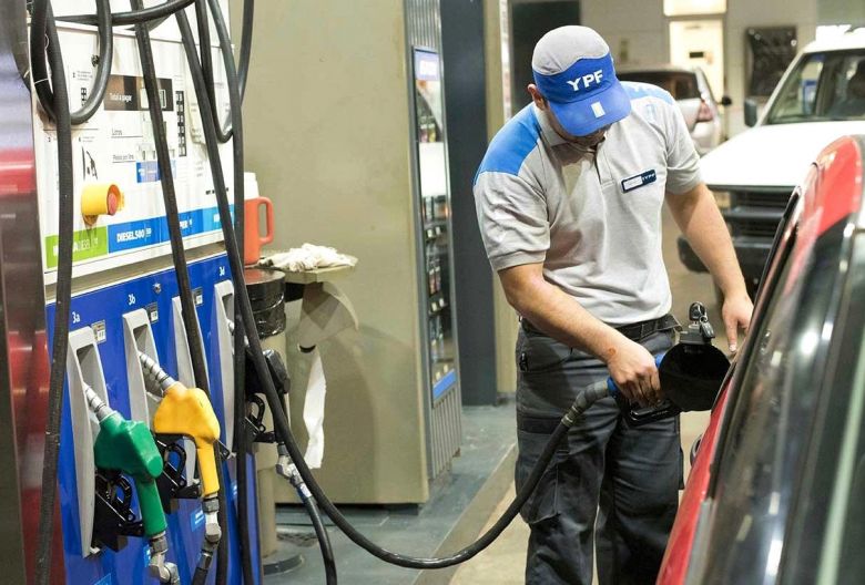 YPF aumentó 12,5% los combustibles 