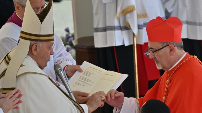 Un cardenal cercano a Francisco ofreció entregarse a Hamas para que liberen a los niños rehenes