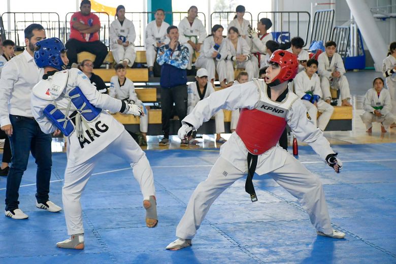 Taekwondo: en la ULP se probó el nuevo sistema de puntuación electrónico
