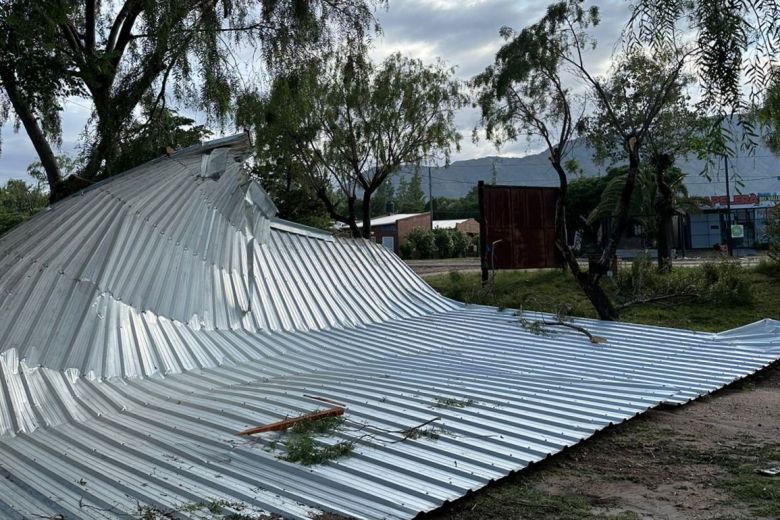 Villa Larca: trabajan para normalizar la situación tras un temporal